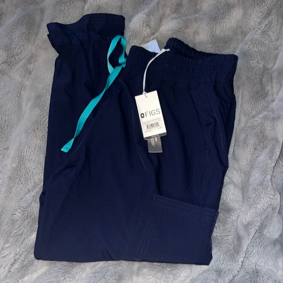 Figs Pants - FIGS Saumer navy high waisted scrub pants. Medium petite. Brand new. Freex.